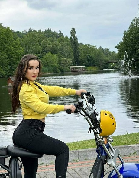 amelia ameli nude pornstar photos