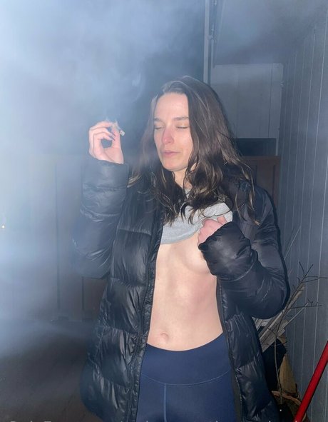 welcometothesmokeshow model high quality images