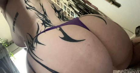 pixiebl00d hot model picture