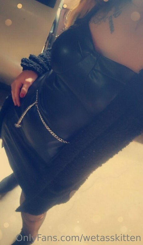 wetasskitten pornstar top pic