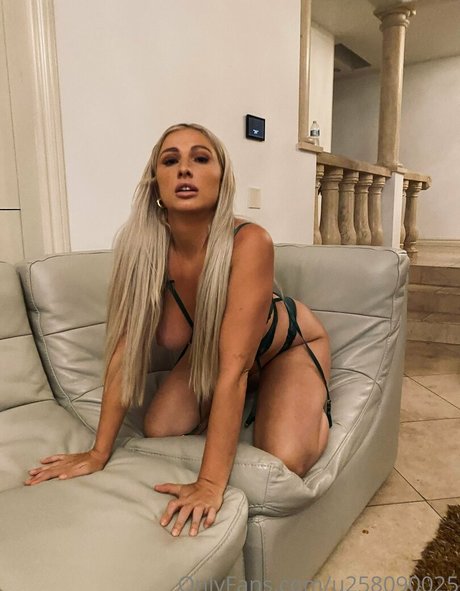 courtneyhuntt star free pics