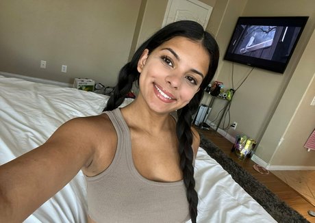 busty onlyfans hot porn picture