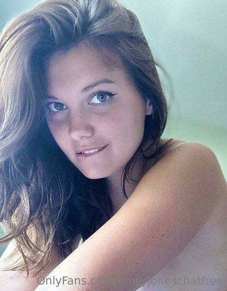 emilyjoneschatfree model nice pics