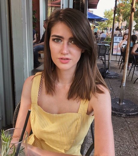 Bailey Moon exclusive star pics