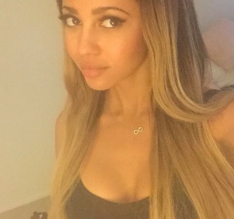 Vanessa Morgan hd star image