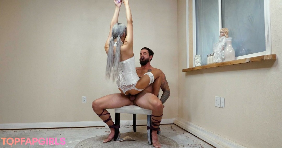 Itzel Saenz erotic star pics