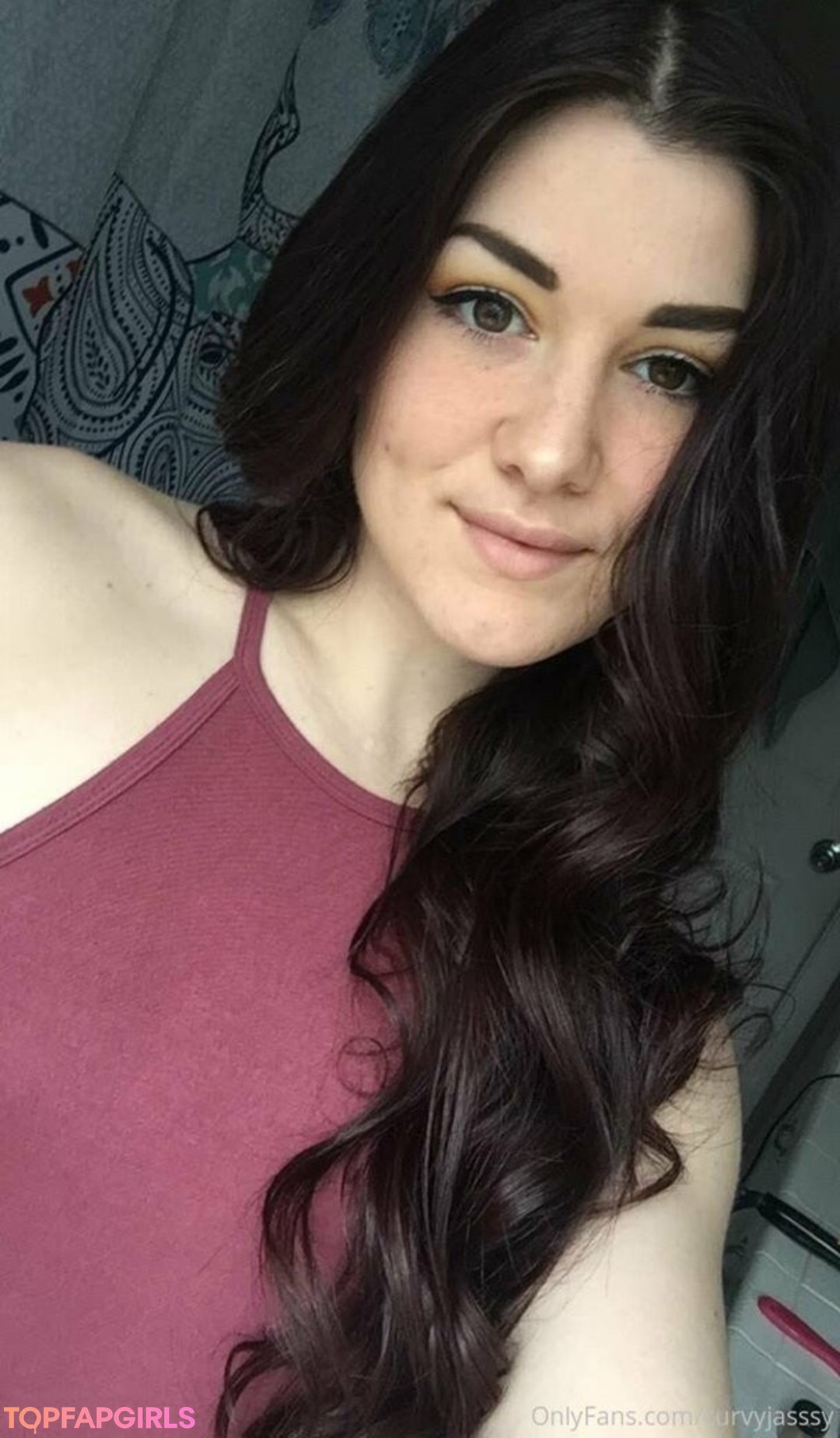 curvyjasssy model naked image