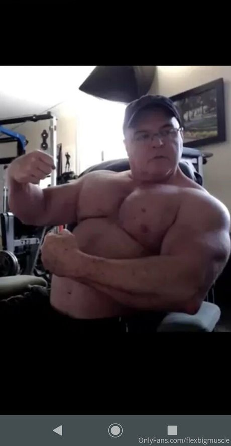 flexbigmuscle pretty actress picture