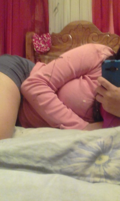 Alondra Su rez naked model pictures