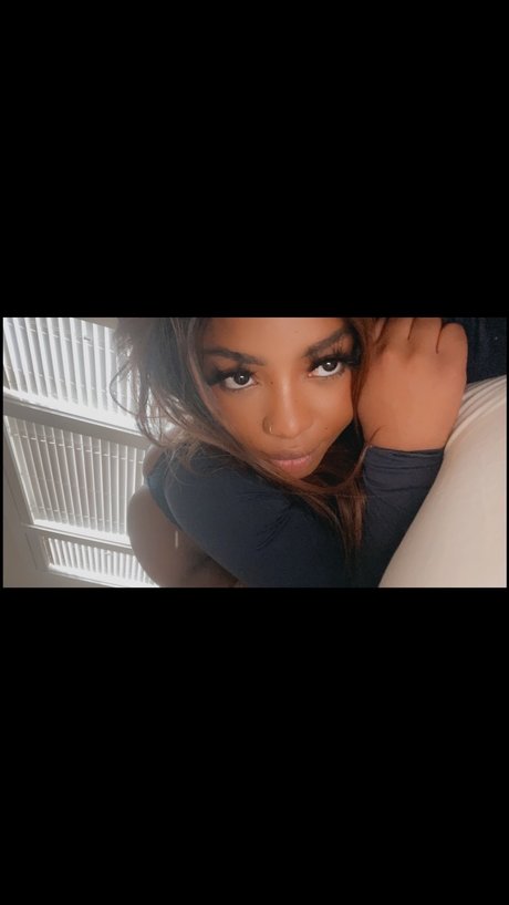 Stella Luxe star adult pic