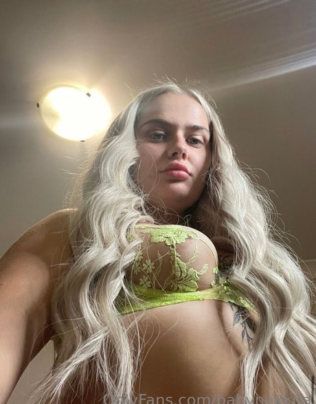 naughty nikki_ star pornographic pictures