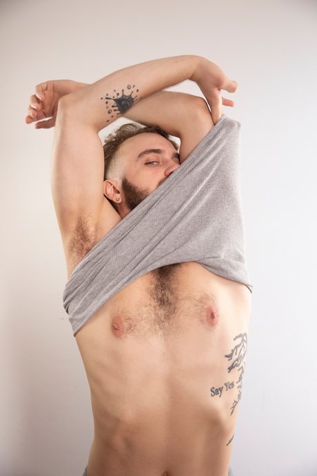 Aaron Oaks model erotic images