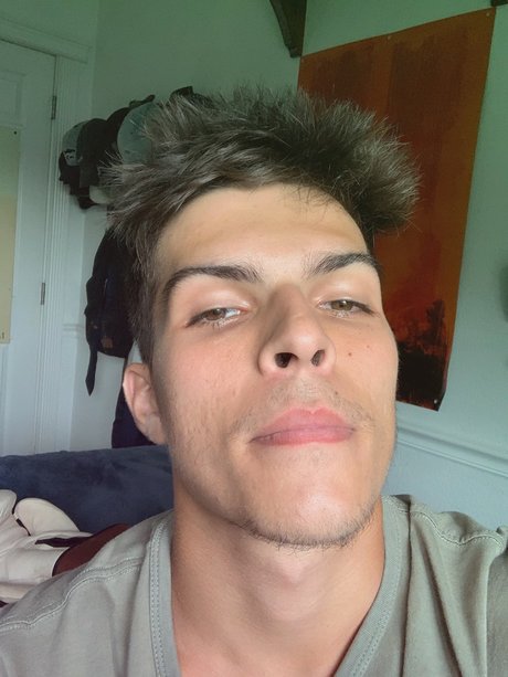 SauceDaddy porn model picture