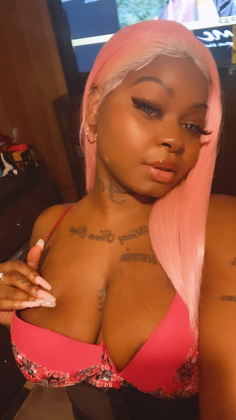 Queen Thytialli model nice gallery