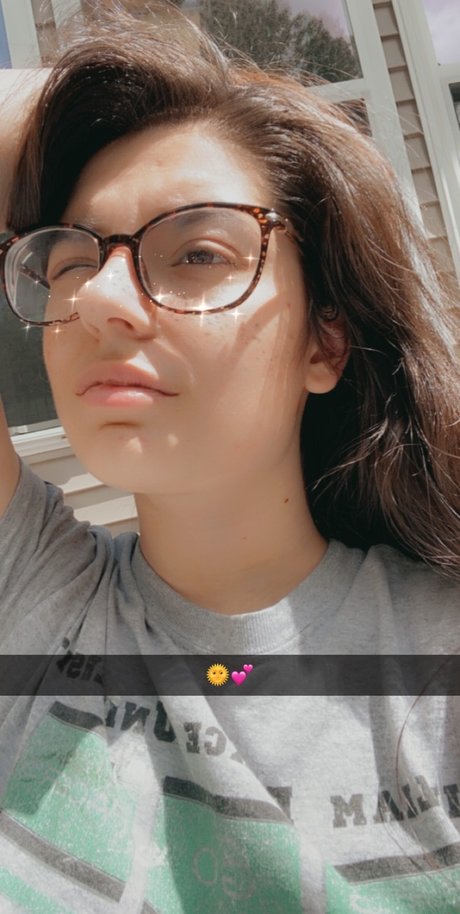 Amaryllis Rose top profile image