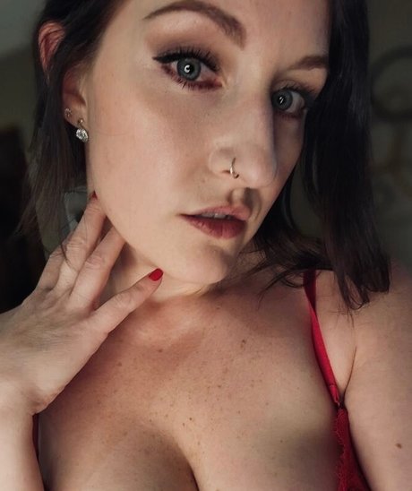 Adalyn Lux pornographic actress image