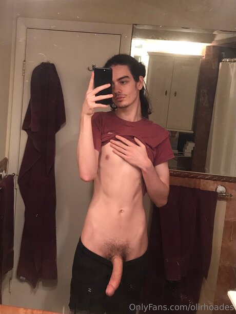 Oli Rhoades top profile image