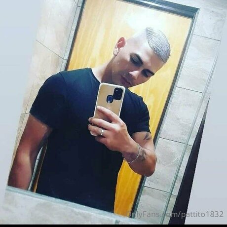 El pato model top pictures