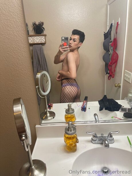 Peter Bread model adult img