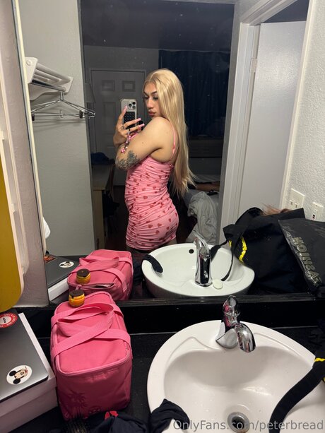 Peter Bread hd pornstar image