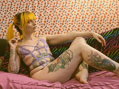 Perii Heliion naked pornstar photos