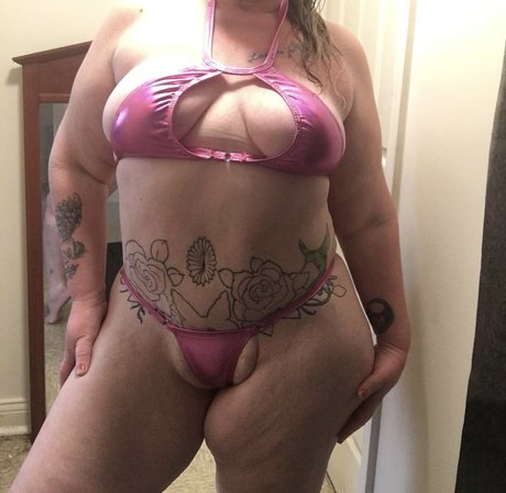 Peach Ocean pornstar pics