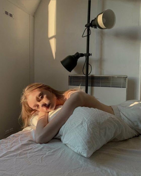 Your babe star exclusive pics