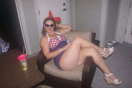 Pinup Liz pornstar exclusive photo