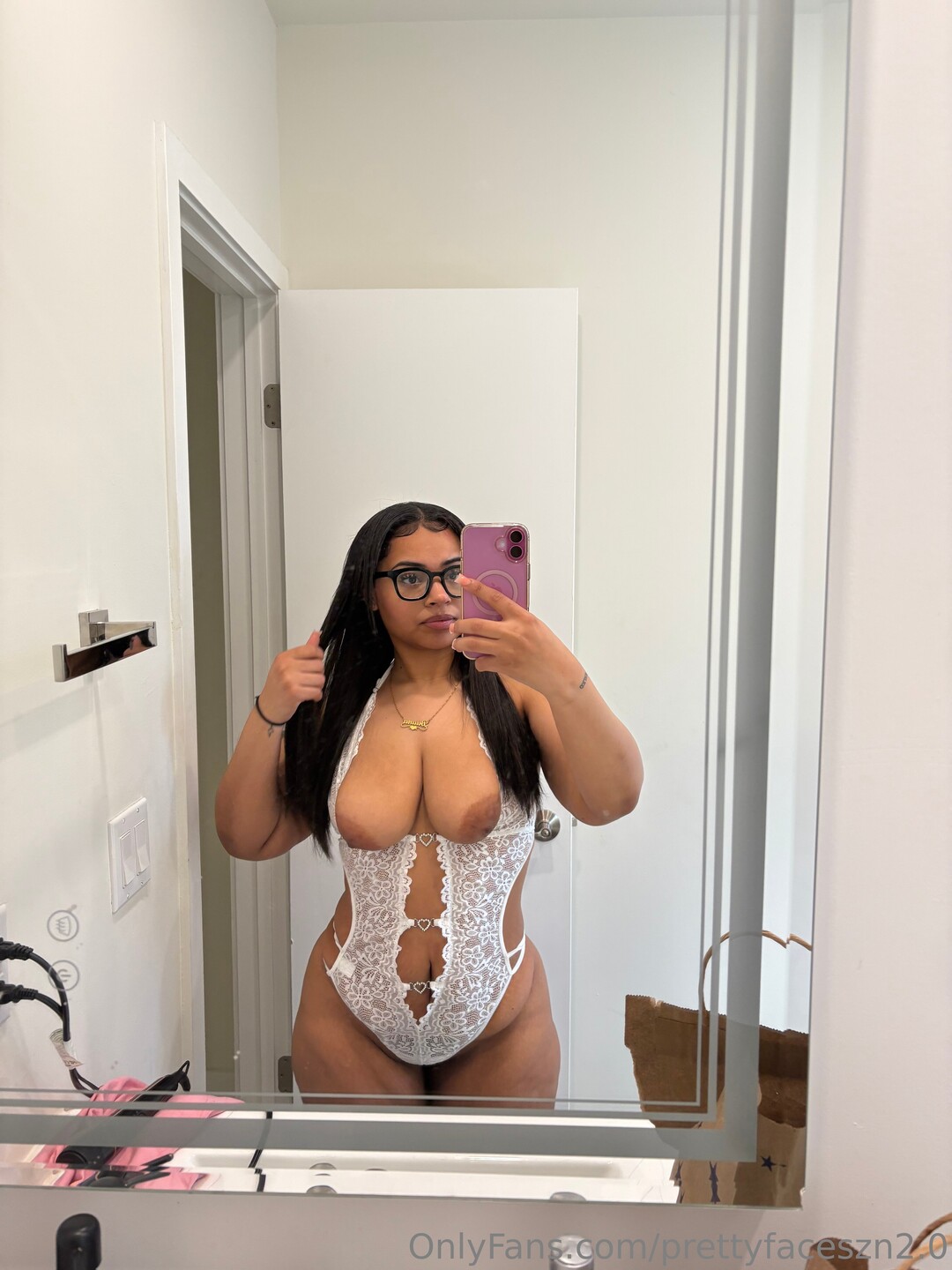 PrettyFaceSzn Naomi Nash pornographic star gallery