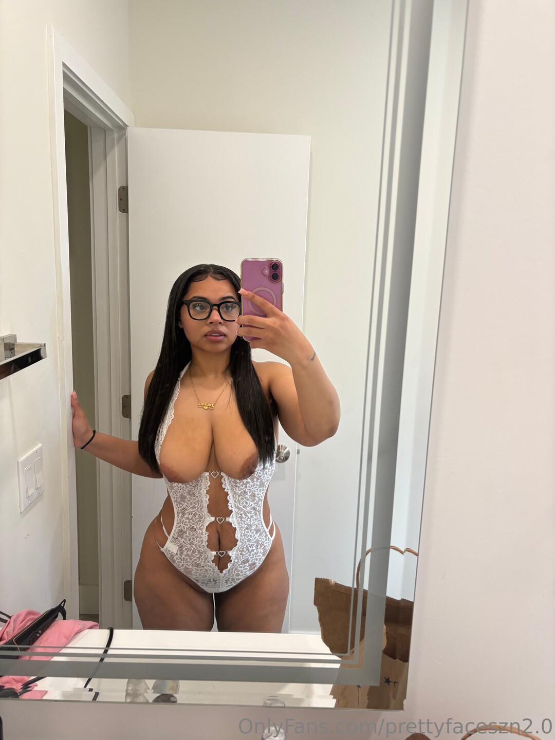 PrettyFaceSzn Naomi Nash hd pornstar pics