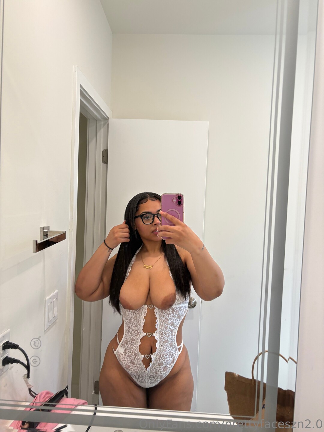 PrettyFaceSzn Naomi Nash sex star pictures