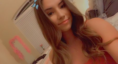 Daniiii model nude pic