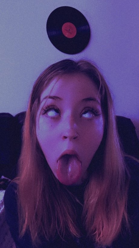 Who Are You_ art model picture