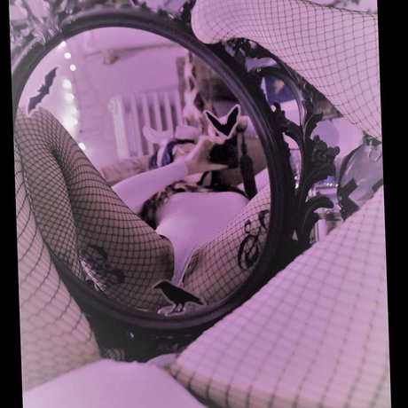 Pooche Kush star adult gallery