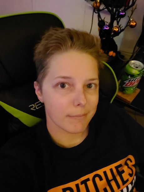 Pomsky Mom pretty actress archive