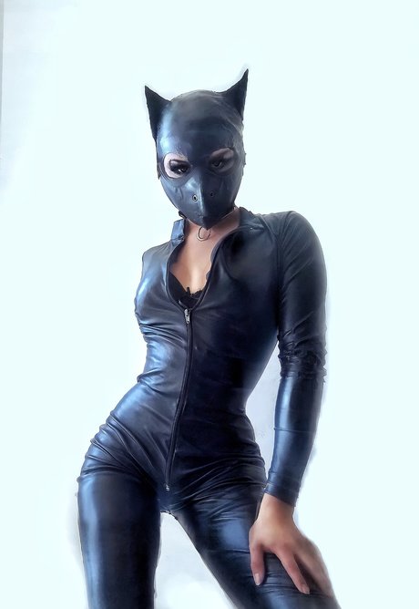 Poison Lips erotic actress archive