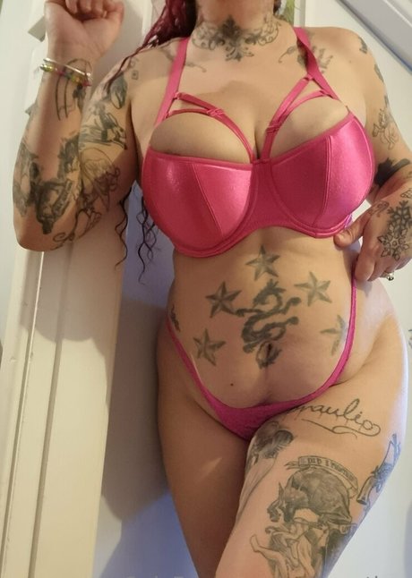 polly esther profile image