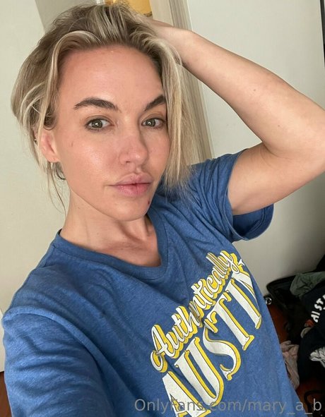 black hair milf onlyfans art naked galleries