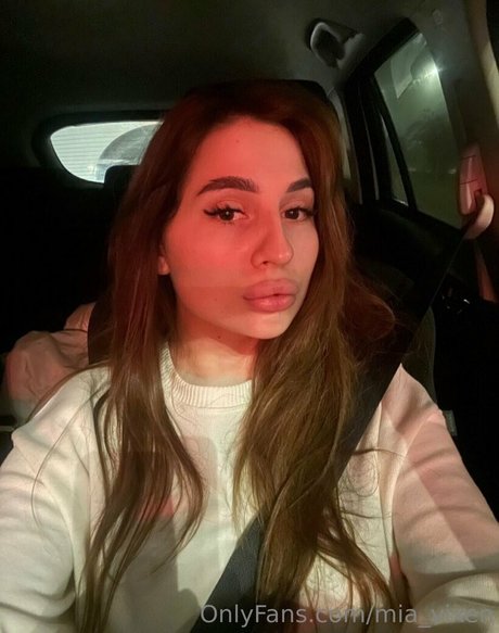 mia vixen pornographic actress pics