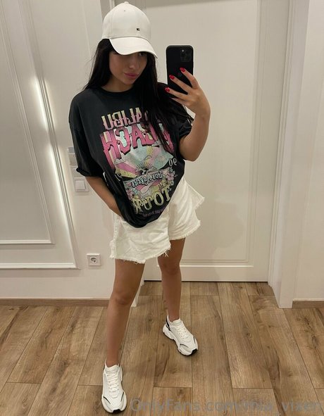 mia vixen hot model gallery