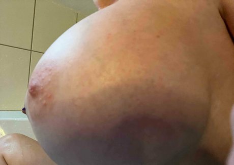 leoniagold porn star picture