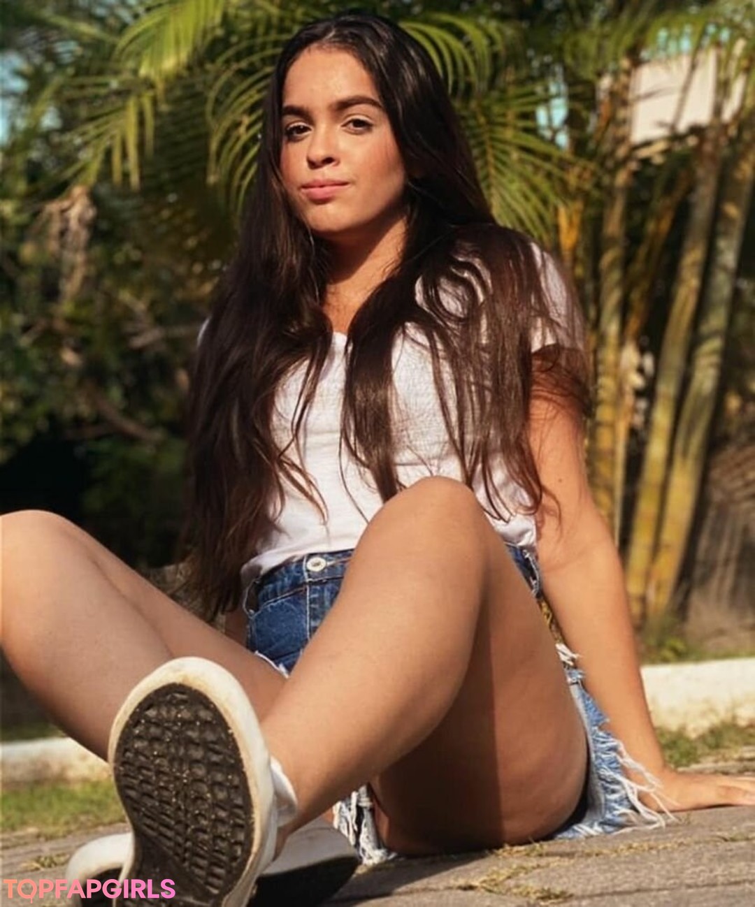 Izabelly Linhares nude pornstar images