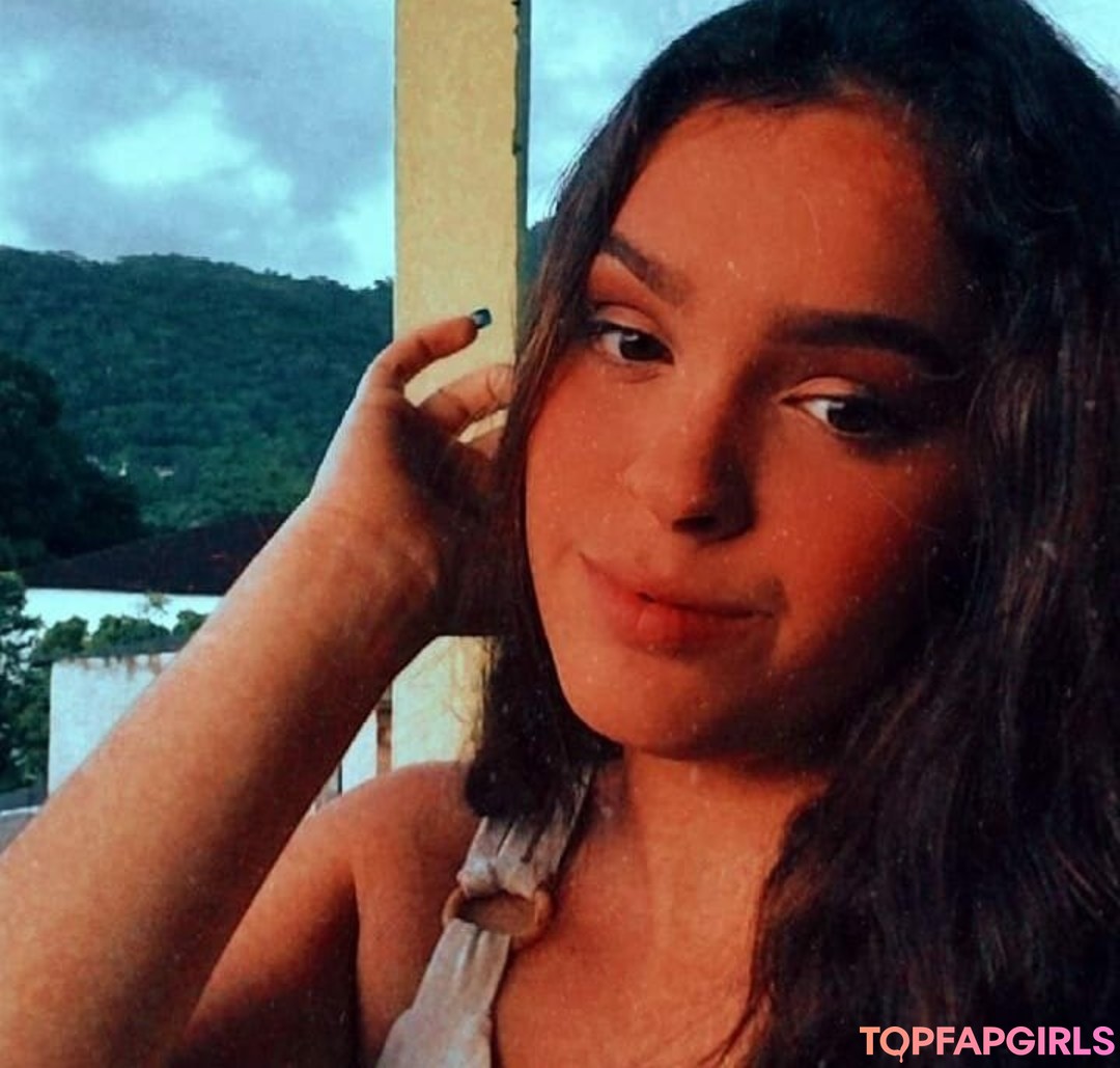Izabelly Linhares pornstar hot img