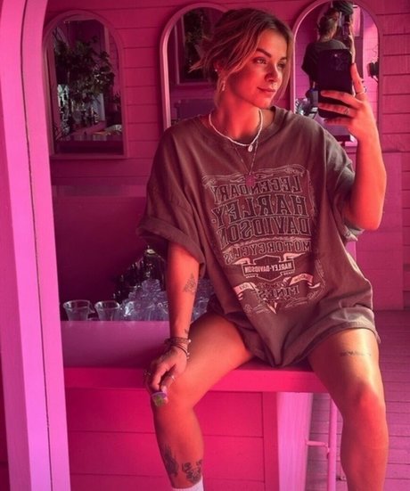 Lea Flavy model hot pic