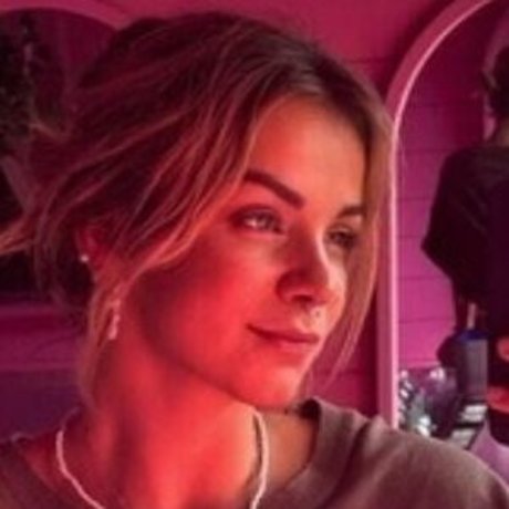 Lea Flavy naked model images