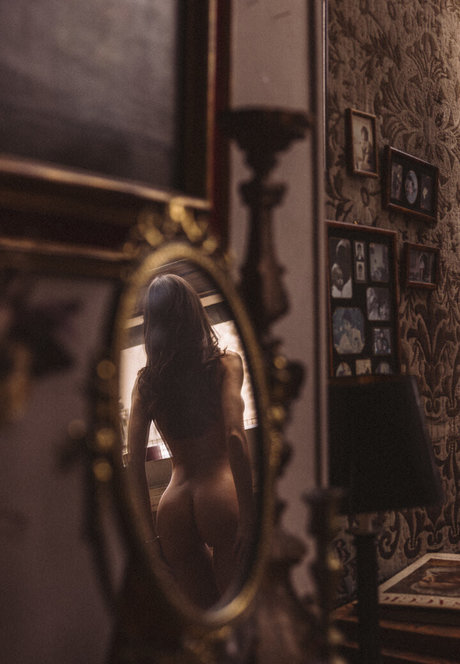 Budai Brigi porn actress image