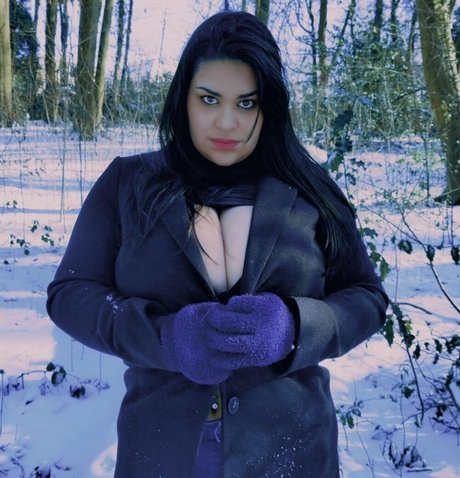 Jennifer Busty Latina hot actress archive