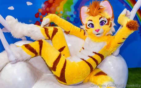 thatyellowkitty high quality model img