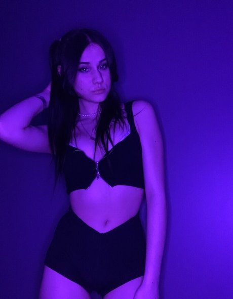 slim onlyfans xxx pic