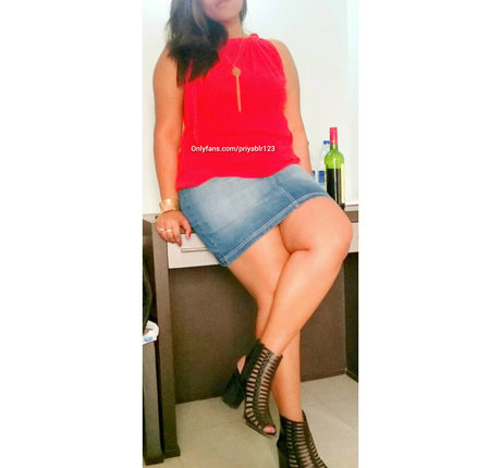 priyablr123 nice model image